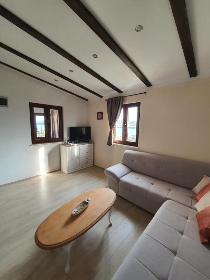 Holiday House Pag Zubovici Exterior photo